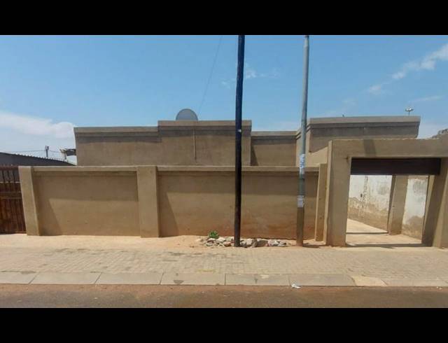 2 BEDROOM HOUSE FOR SALE IN THULANI